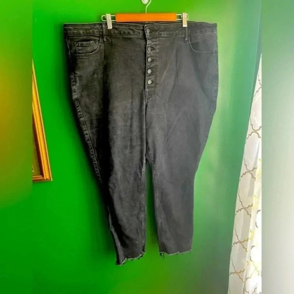CLEARANCE Old Navy Extra High Rise Rockstar Super Skinny Black Jeans Plus 28 EUC - Picture 1 of 7
